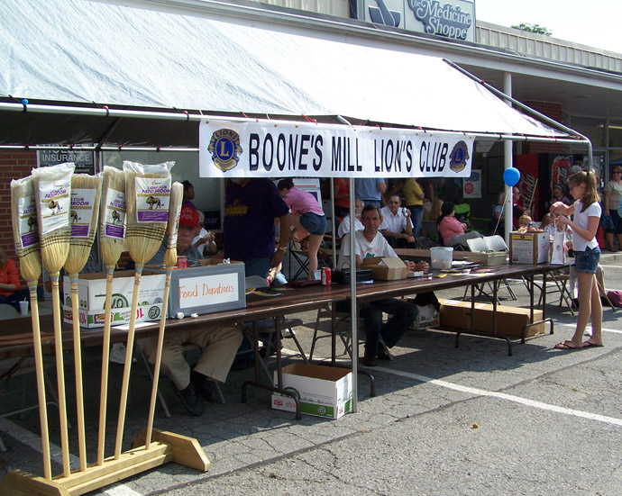 LIONS CLUB BOOTH 2012 APPLE FESTIVAL